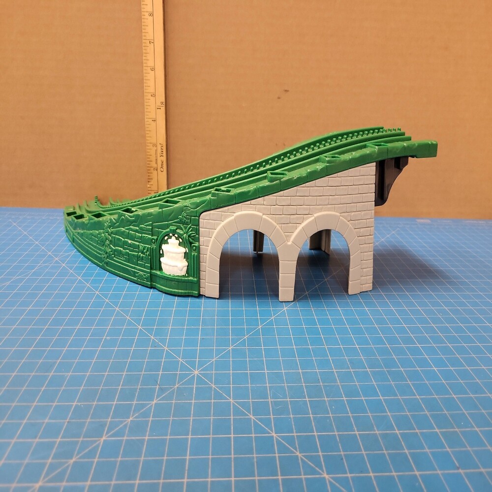 Thomas Friends Train Track Lot 2 Green Arched Bridge Pieces Toy Railway - Picture 3 of 8